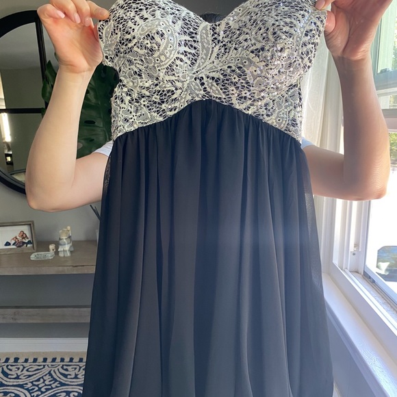 Dress - Picture 1 of 2